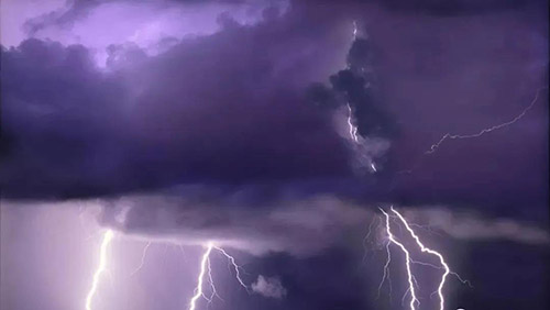 雷電預(yù)警系統(tǒng)為什么要使用大氣電場儀-成長階段
